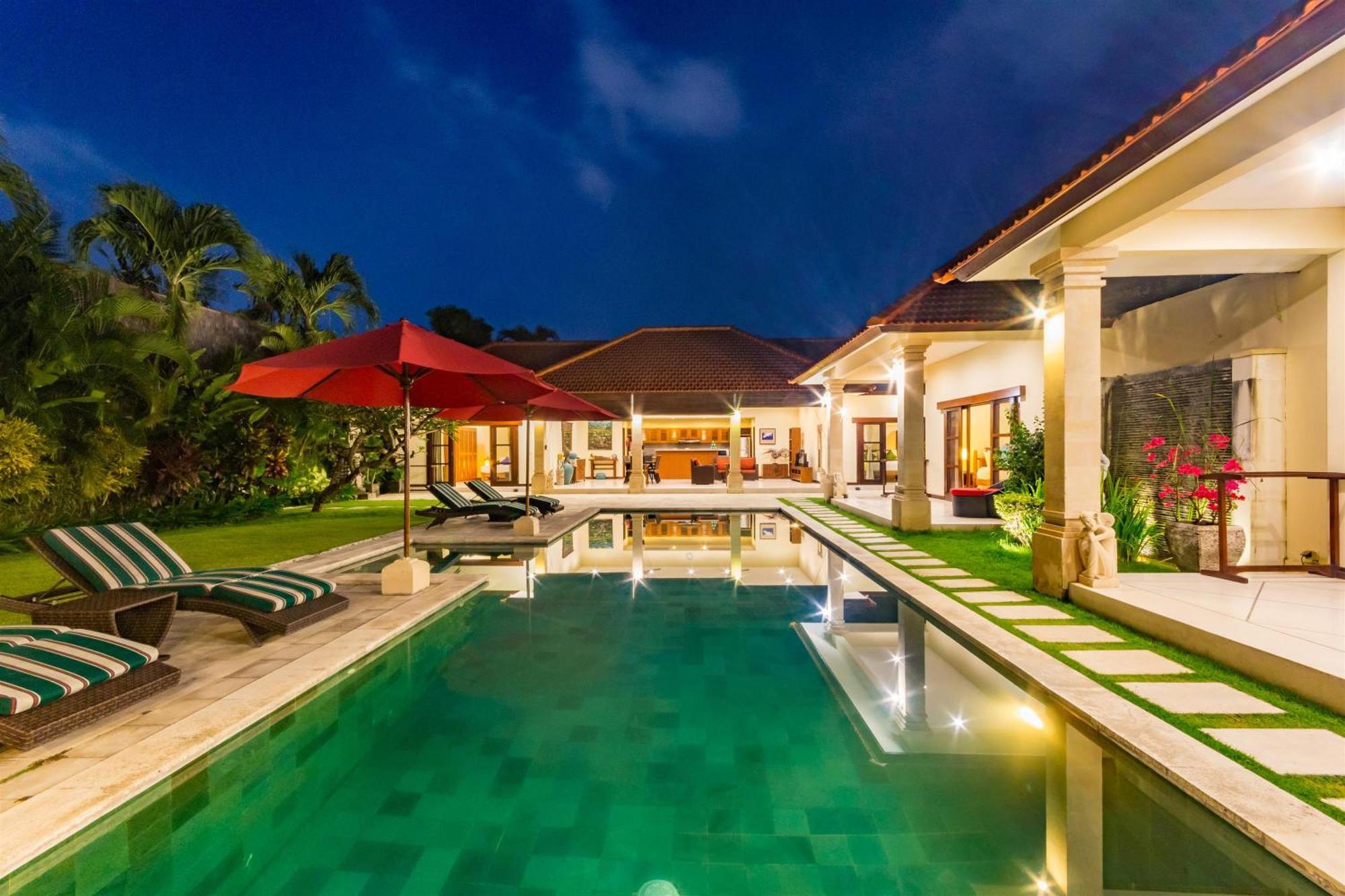 Villa Bugis Drupadi Seminyak Habitación foto