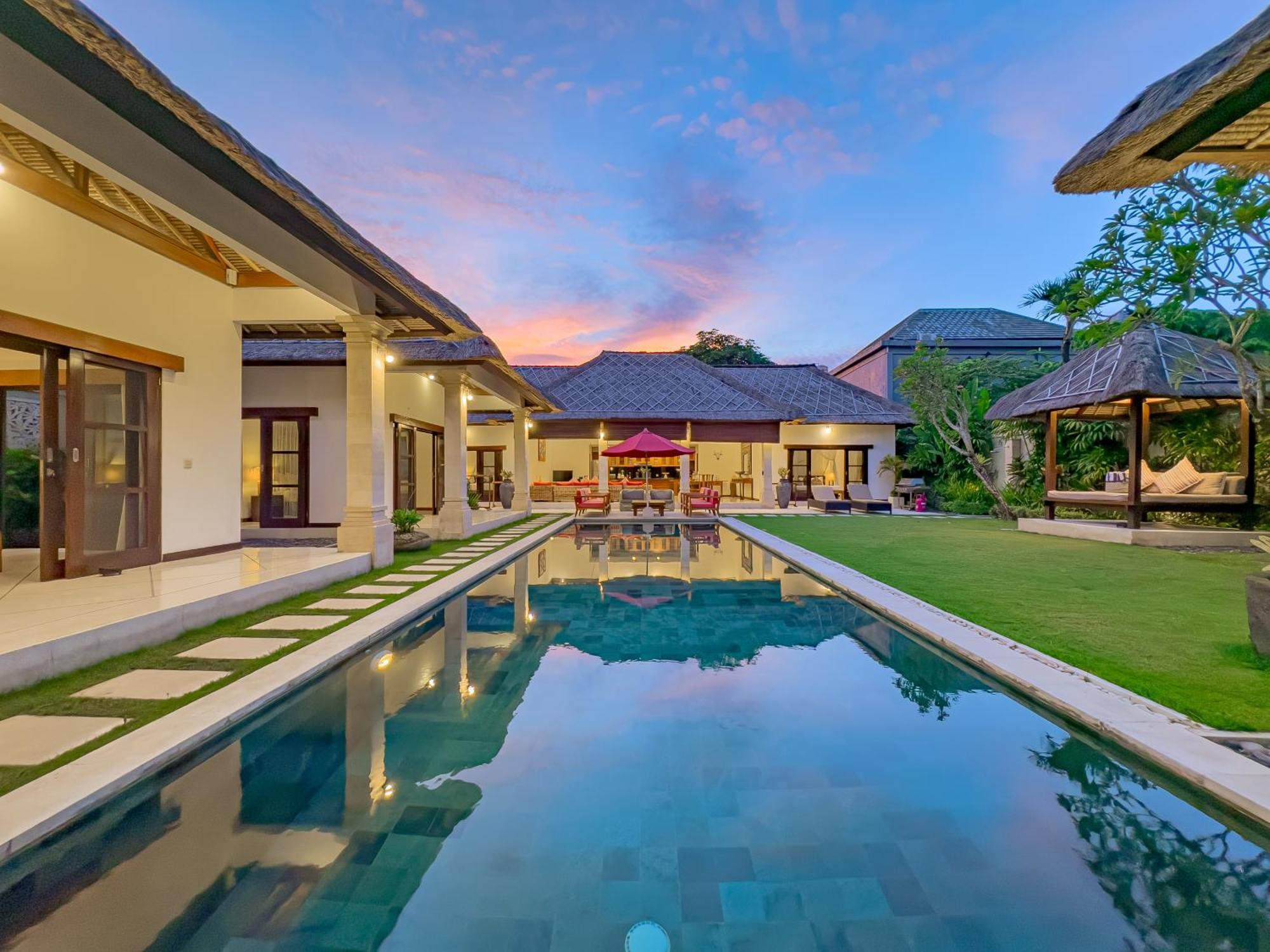 Villa Bugis Drupadi Seminyak Habitación foto