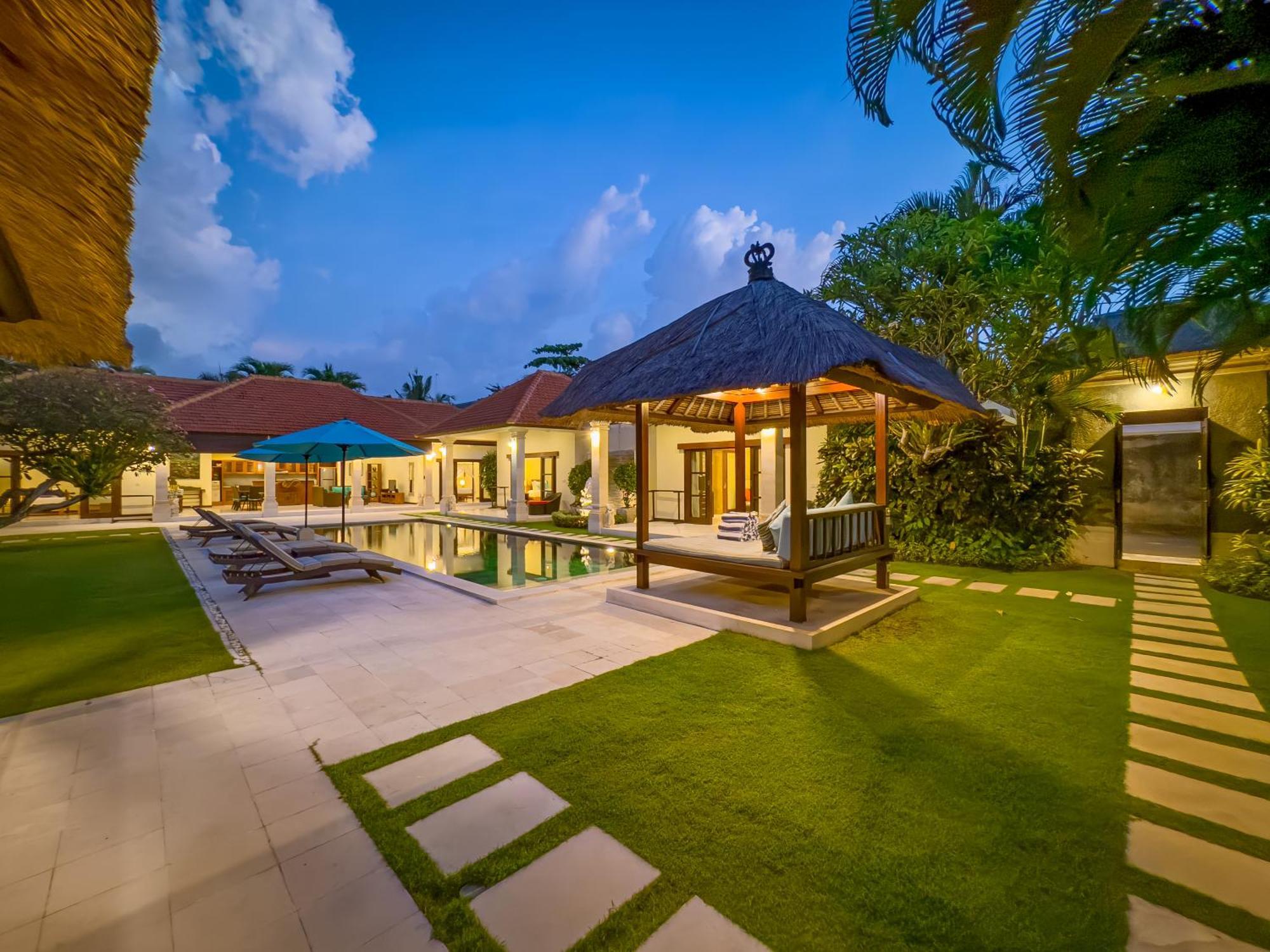 Villa Bugis Drupadi Seminyak Habitación foto