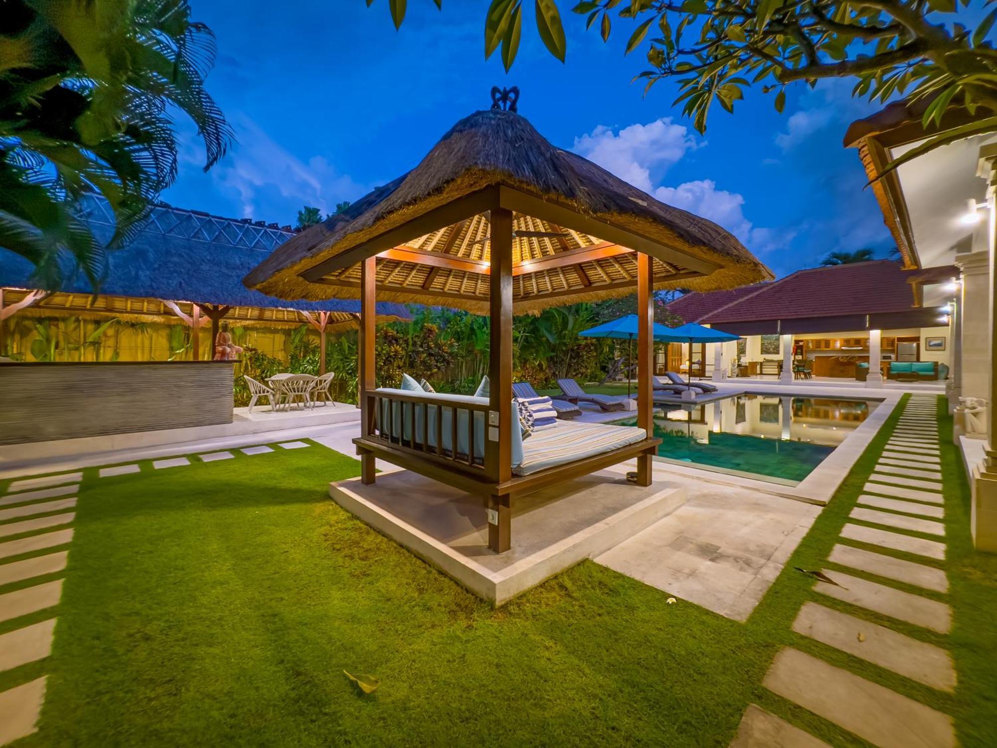 Villa Bugis Drupadi Seminyak Habitación foto