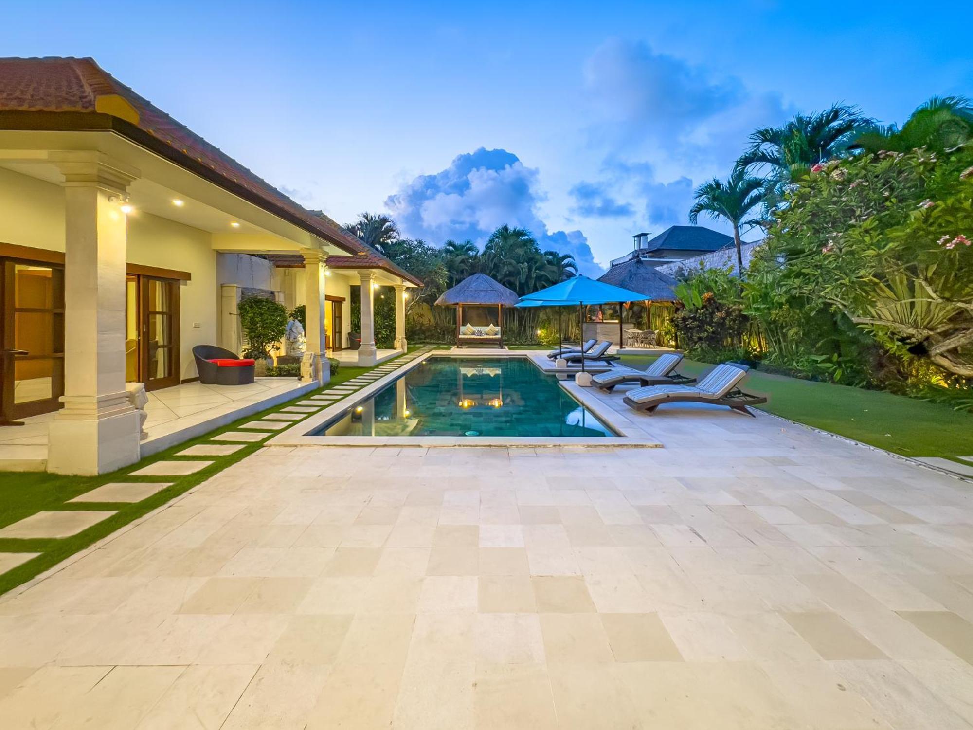 Villa Bugis Drupadi Seminyak Habitación foto