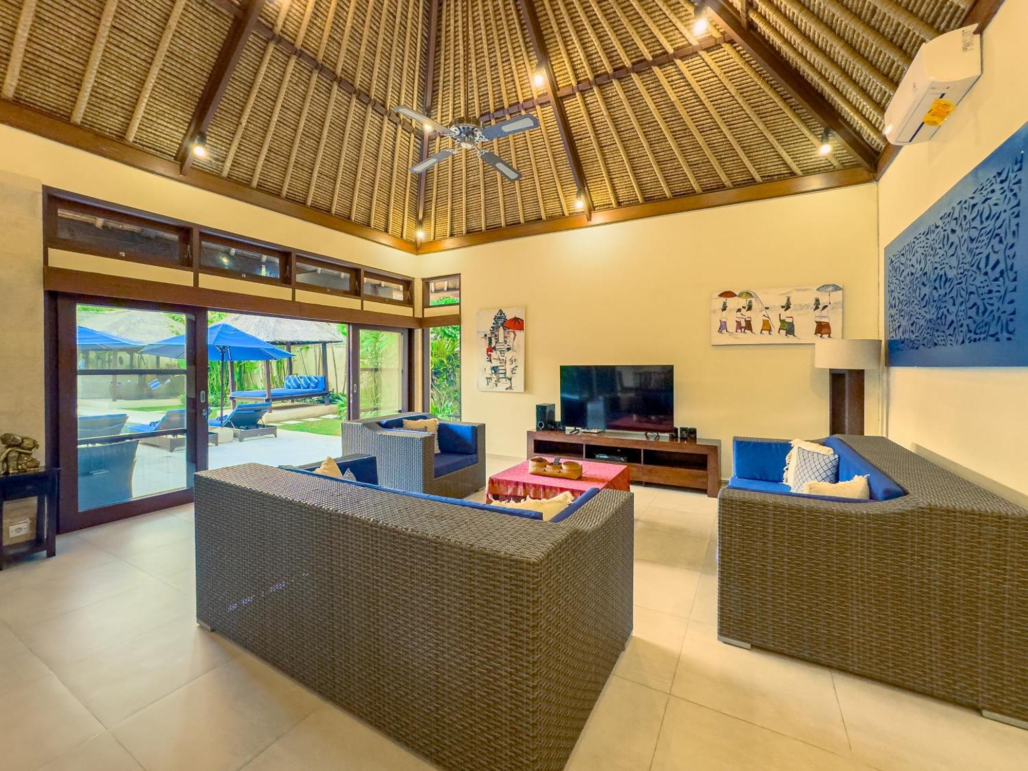 Villa Bugis Drupadi Seminyak Habitación foto
