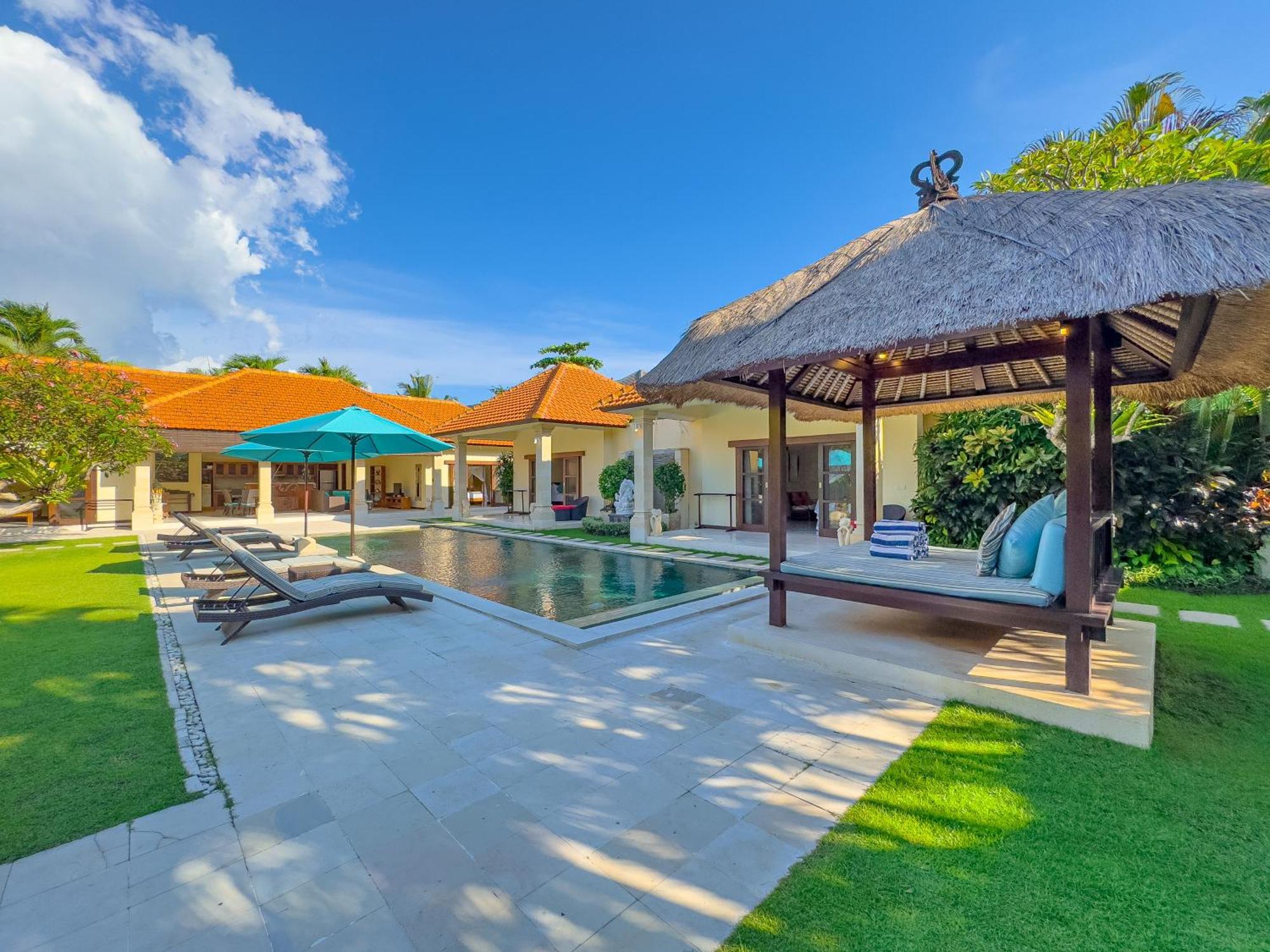 Villa Bugis Drupadi Seminyak Habitación foto