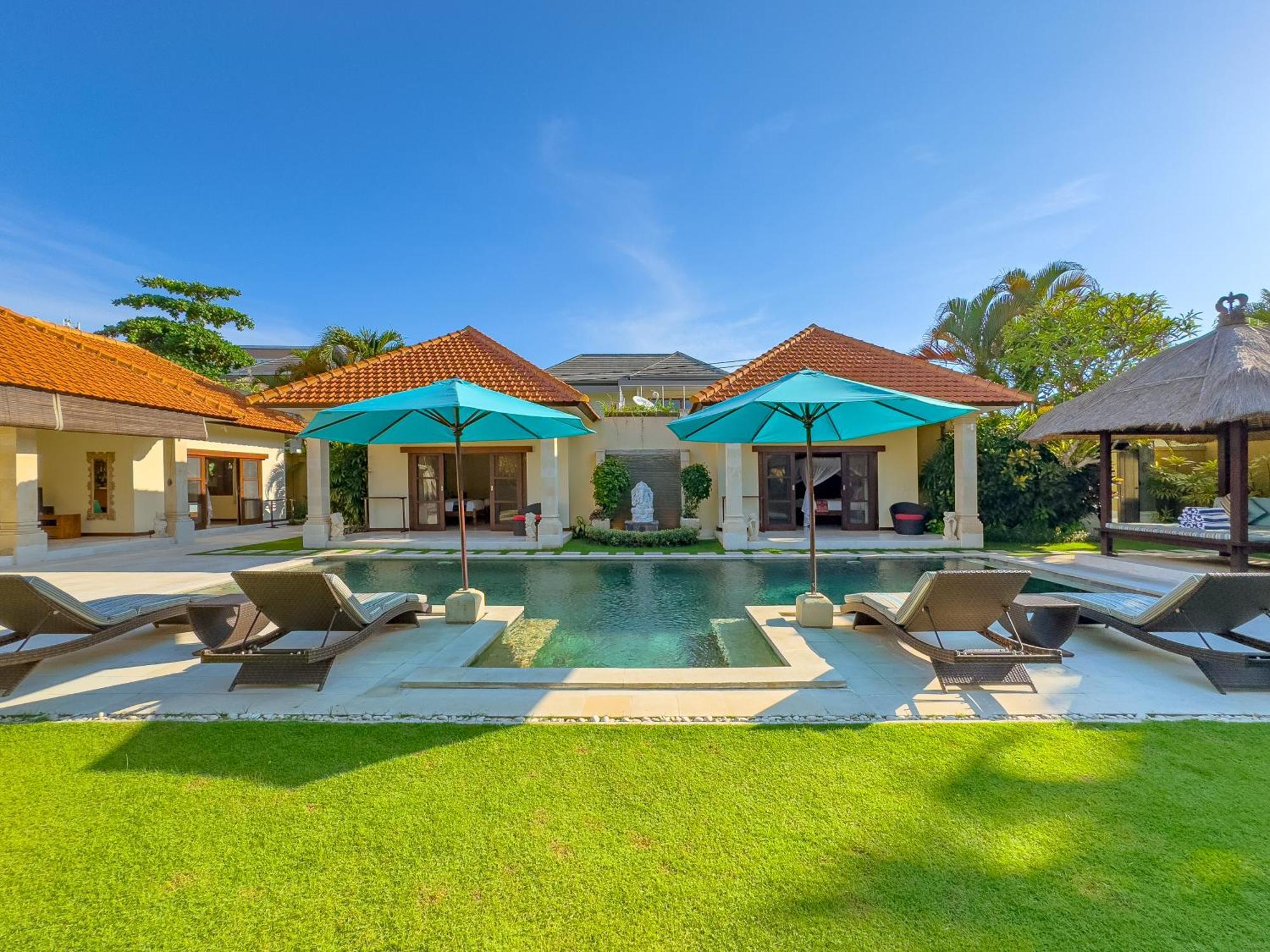 Villa Bugis Drupadi Seminyak Habitación foto
