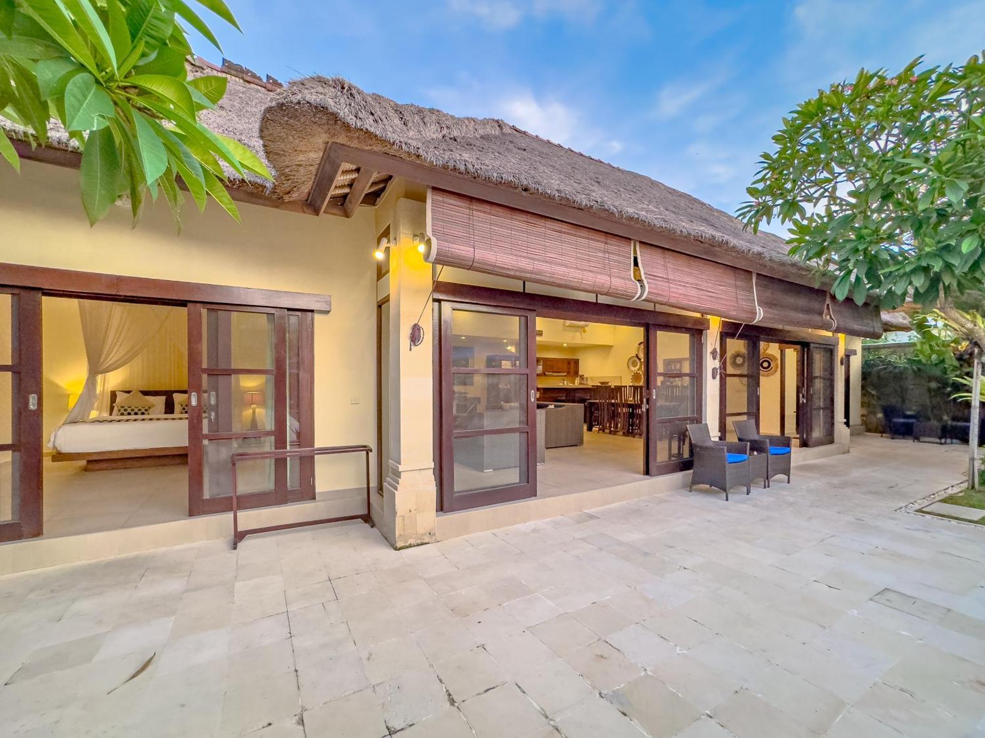 Villa Bugis Drupadi Seminyak Habitación foto