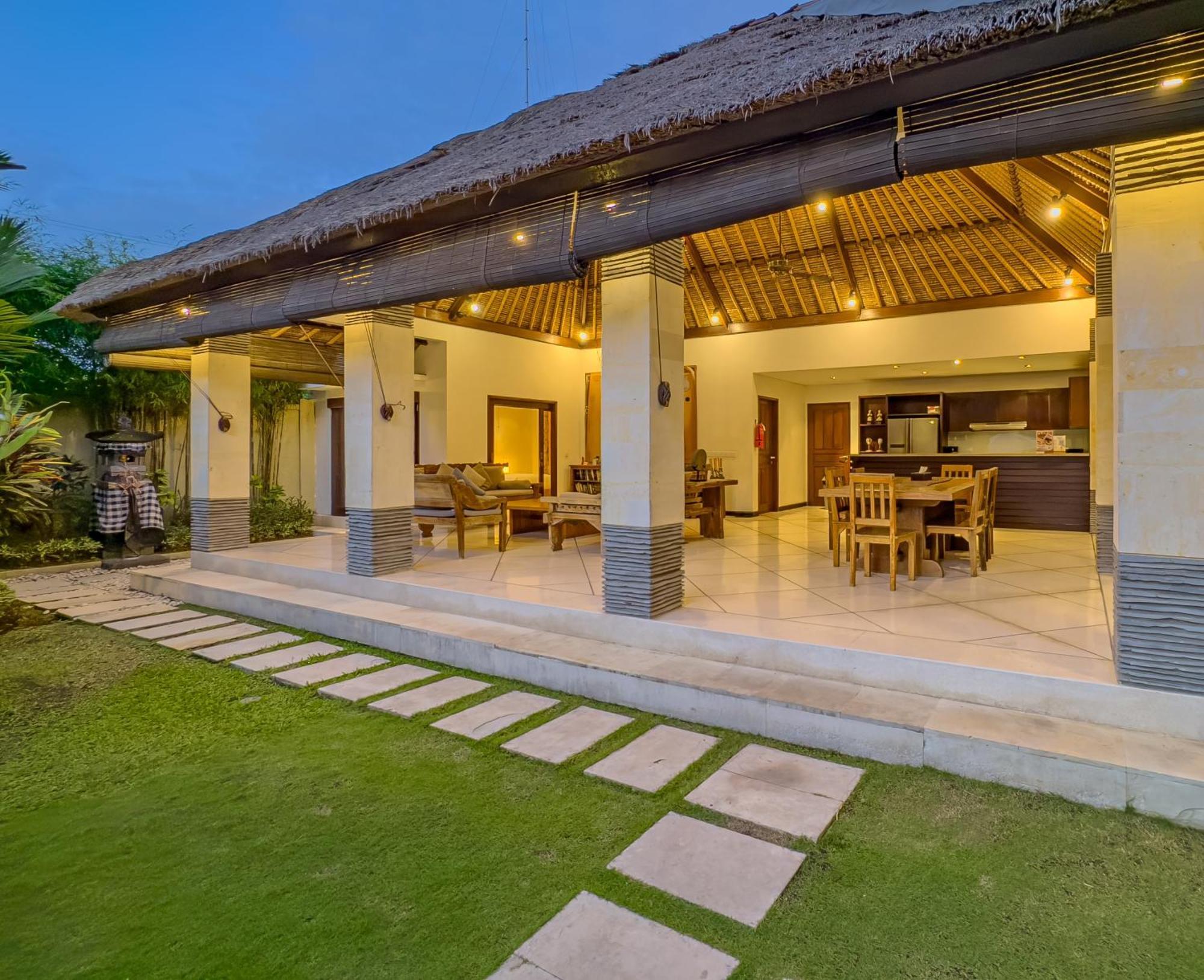 Villa Bugis Drupadi Seminyak Habitación foto